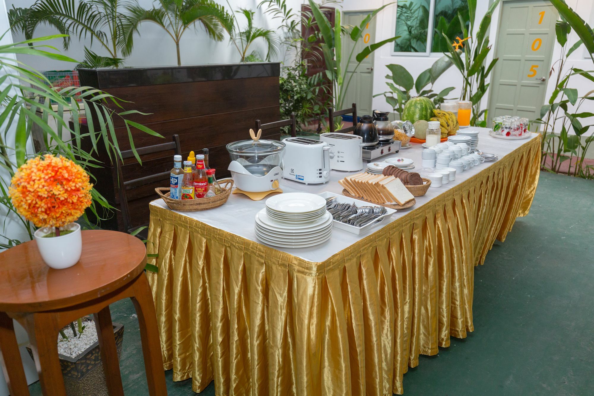 Sky View Hotel Rangoon Eksteriør billede